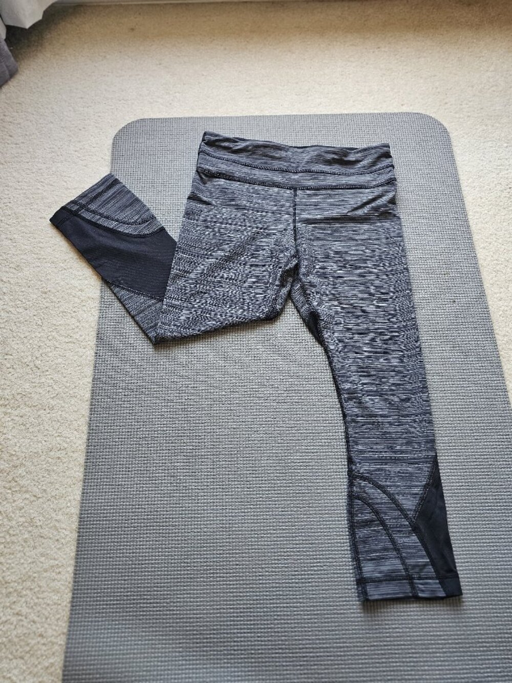 EUC lululemon Run Inspire Crop II leggings size 6
